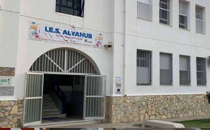 La dirección del Alyanub de Vera niega que su instituto sea uno de los más peligrosos de Almería