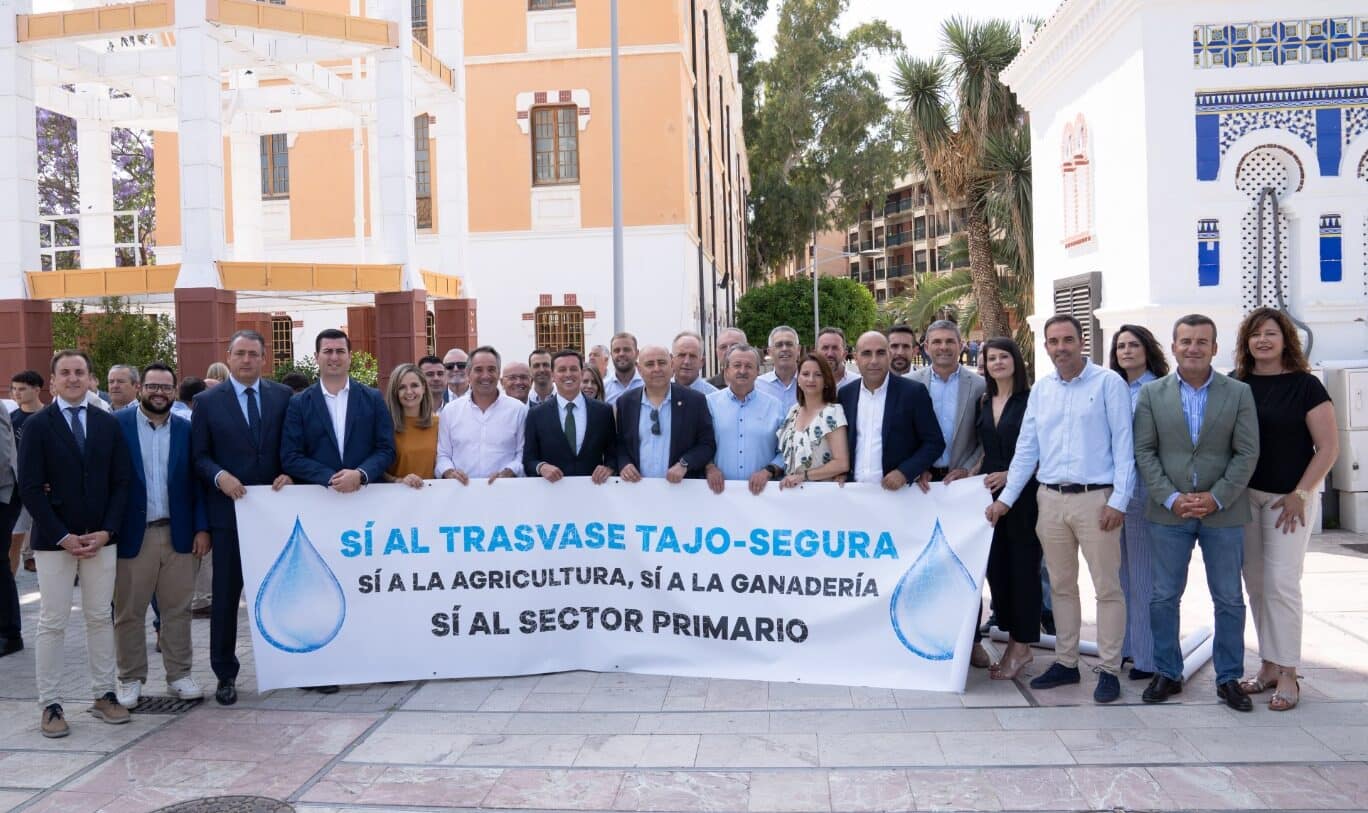Todos los alcaldes de la comarca claman contra el recorte en el trasvase Tajo-Segura salvo los de Lubrín, Mojácar y Garrucha