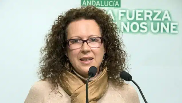 La exalcaldesa justifica al juez que contrató por decreto a una miembro de su lista electoral para cubrir las numerosas «bajas» de funcionarios