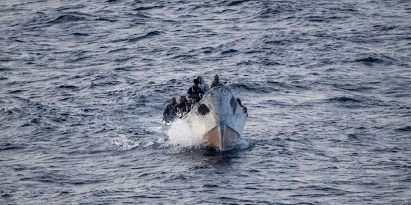 Otra patera desembarca en Cala Cristal con al menos 10 inmigrantes argelinos